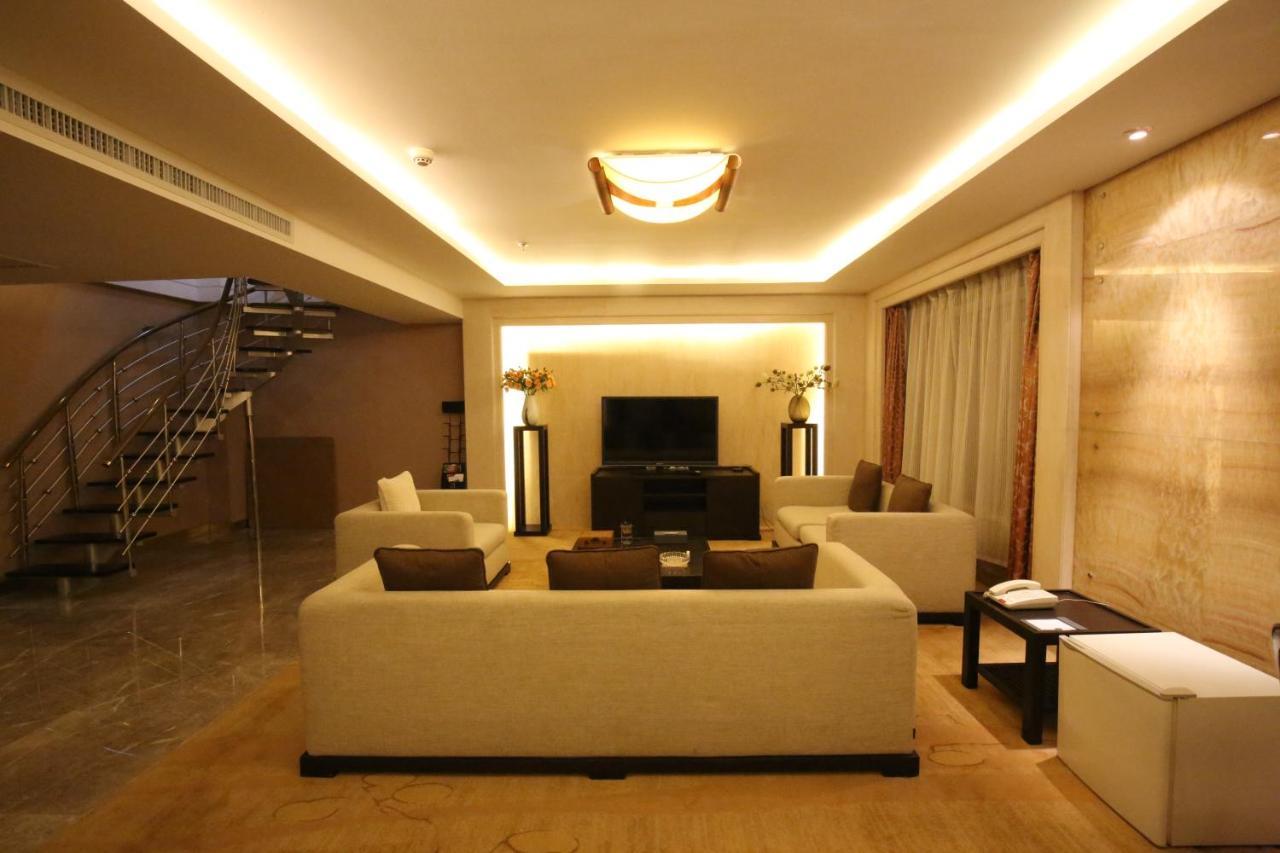Weiselect Wanghu Hotel Куньмин Экстерьер фото