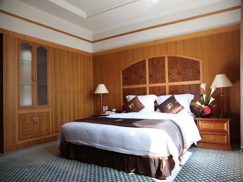 Weiselect Wanghu Hotel Куньмин Экстерьер фото